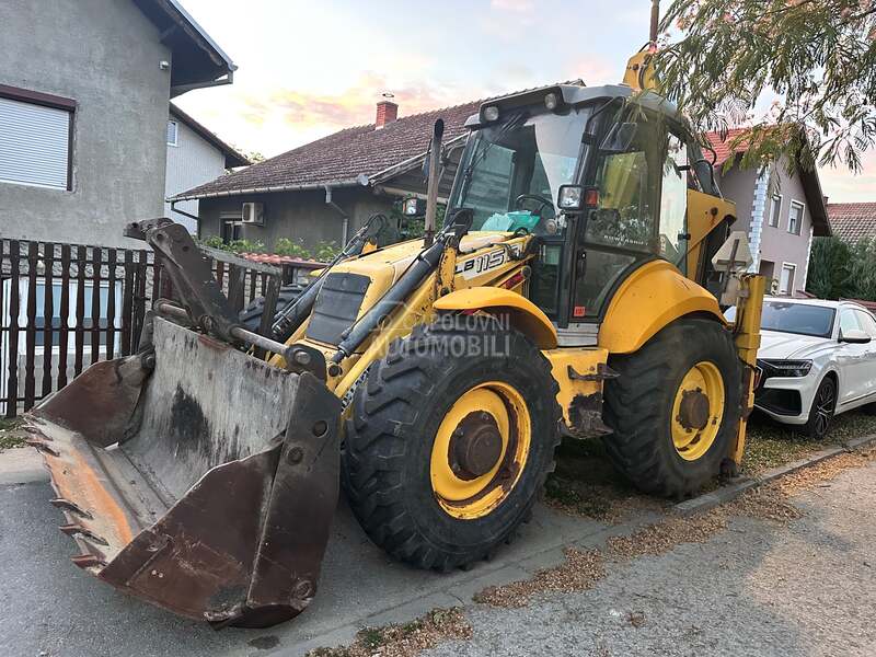 New Holland LB 115B