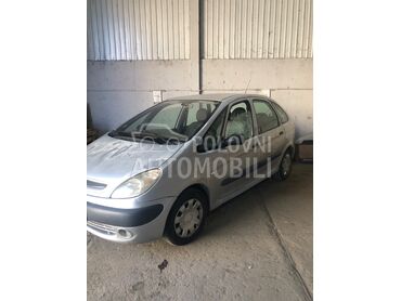 Citroen Xsara Picasso, 1.000 €, 2001. Monovolumen (MiniVan), Benzin | 1587 cm3, 258.019 km, 70kW (95 KS), Manuelni 5 brzina, 4/5 vrata, 5 sedišta, Zaječar