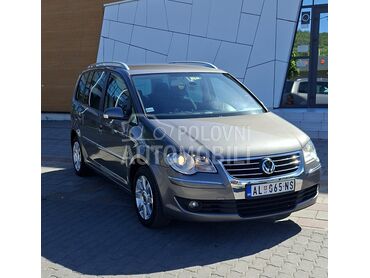 Volkswagen Touran 1.4 TSI V.SERVI S, 4.200 €, 2008. Monovolumen (MiniVan), Benzin | 1400 cm3, 223.000 km, 103kW (140 KS), Manuelni 6 brzina, 4/5 vrata, 5 sedišta, Aleksinac