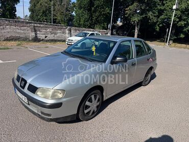 Seat Cordoba 1.4, 400 €, 2002. Limuzina, Benzin | 1390 cm3, 350.000 km, 44kW (60 KS), Manuelni 5 brzina, 4/5 vrata, 5 sedišta, Beočin