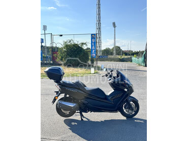 Honda Forza, 2.800 €, 2015. , 279 cm3, 17.500 km, 19kW (26 KS), Scooter, Beograd