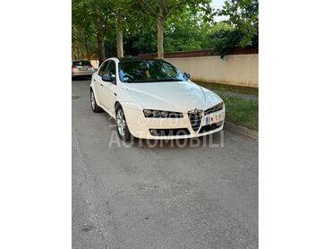 Alfa Romeo 159 (može zamena), 3.150 €, 2007. Limuzina, Dizel | 1910 cm3, 356.500 km, 110kW (150 KS), Manuelni 6 brzina, 4/5 vrata, 5 sedišta, Obrenovac