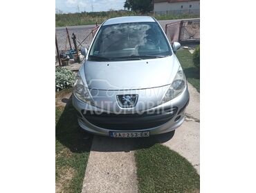 Peugeot 207, 2.590 €, 2007. Hečbek, Benzin | 1400 cm3, 179.260 km, 65kW (88 KS), Manuelni 5 brzina, 4/5 vrata, 5 sedišta, Šabac