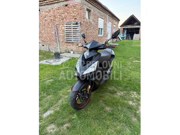 Peugeot Speedfight 3 (može zamena), 1.100 €, 2012. , 50 cm3, 15.000 km, 3kW (4 KS), Scooter, Banatski Brestovac