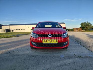 Volkswagen Polo, 4.790 €, 2010. Limuzina, Benzin | 1400 cm3, 220.000 km, 58kW (79 KS), Manuelni 5 brzina, 4/5 vrata, 5 sedišta, Valjevo