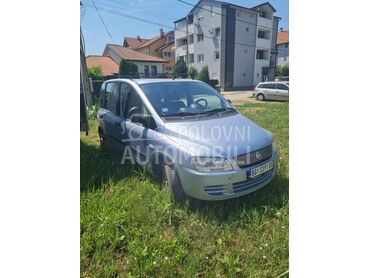 Fiat Multipla 1.6, 1.500 €, 2007. Monovolumen (MiniVan), Benzin + Metan (CNG) | 1596 cm3, 260.000 km, 76kW (103 KS), Manuelni 5 brzina, 4/5 vrata, 6 sedišta, Novi Beograd