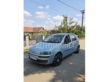 Fiat Punto 1.2 8v, 850 €, 2002. Hečbek, Benzin | 1242 cm3, 220.580 km, 44kW (60 KS), Manuelni 5 brzina, 4/5 vrata, 5 sedišta, Lesnica