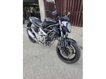Suzuki SFV 650 Gladius, 3.100 €, 2009. , 645 cm3, 31.756 km, 53kW (72 KS), Naked, Vranje