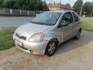 Toyota Yaris 1.0b, 899 €, 2000. Hečbek, Benzin | 998 cm3, 242.111 km, 50kW (68 KS), Manuelni 5 brzina, 2/3 vrata, 5 sedišta, Smederevo