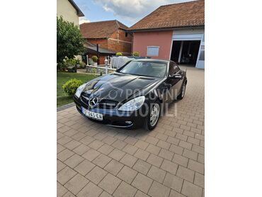 Mercedes Benz SLK 200, 14.000 €, 2004. Kabriolet/Roadster, Benzin | 1998 cm3, 94.000 km, 120kW (163 KS), Automatski / poluautomatski, 2/3 vrata, 2 sedišta, Gornja Omašnica
