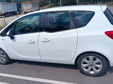 Opel Meriva B 1.4 turbo, 4.590 €, 2012. Monovolumen (MiniVan), Benzin + Gas (TNG) | 1364 cm3, 200.100 km, 88kW (120 KS), Manuelni 5 brzina, 4/5 vrata, 5 sedišta, Užice