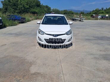 Hyundai i20, 4.550 €, 2012. Hečbek, Benzin + Gas (TNG) | 1242 cm3, 173.000 km, 62kW (84 KS), Manuelni 5 brzina, 4/5 vrata, 5 sedišta, Veliko Gradište