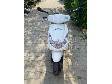 Peugeot Vivacity, 500 €, 2002. , 100 cm3, 250.000 km, 10kW (14 KS), Supermoto, Kisač
