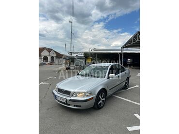 Volvo S40, 1.900 €, 2003. Limuzina, Dizel | 1870 cm3, 275.000 km, 75kW (102 KS), Manuelni 5 brzina, 4/5 vrata, 5 sedišta, Boleč