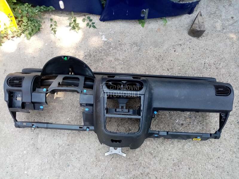 instrument tabla za Opel Corsa C od 2000. do 2006. god.