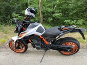 KTM Duke 890R