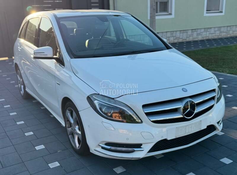 W246 Prednjica za Mercedes Benz B Klasa od 2012. do 2019. god.