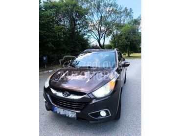 Hyundai ix35 2.0 CRDI, 8.900 €, 2011. Džip/SUV, Dizel | 1995 cm3, 250.000 km, 135kW (184 KS), Automatski / poluautomatski, 4/5 vrata, 5 sedišta, Kragujevac