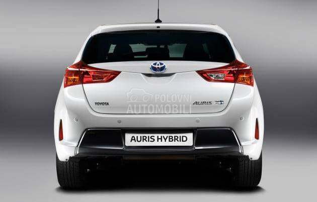 Toyota Auris 2013 - kompletan auto u delovima