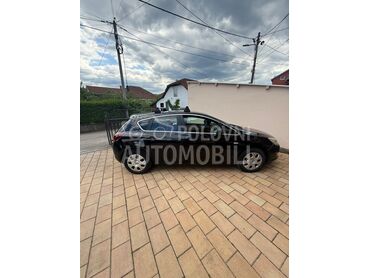 Opel Astra J, 4.200 €, 2010. Hečbek, Benzin | 1364 cm3, 249.338 km, 103kW (140 KS), Manuelni 6 brzina, 4/5 vrata, 5 sedišta, Kraljevo