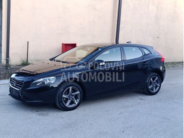 Volvo V40 (može zamena), 6.700 €, 2015. Hečbek, Dizel | 1969 cm3, 196.000 km, 88kW (120 KS), Manuelni 6 brzina, 4/5 vrata, 5 sedišta, Vranje