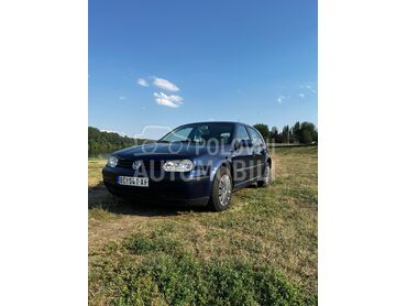 Volkswagen Golf 4, 1.390 €, 2001. Hečbek, Benzin | 1390 cm3, 270.000 km, 55kW (75 KS), Manuelni 5 brzina, 4/5 vrata, 5 sedišta, Bečej