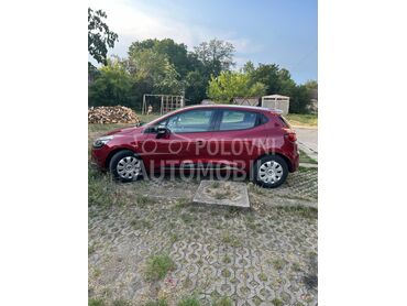 Renault Clio 0,9 LIMITED, 6.650 €, 2016. Hečbek, Benzin | 898 cm3, 136.023 km, 66kW (90 KS), Manuelni 5 brzina, 4/5 vrata, 5 sedišta, Blace