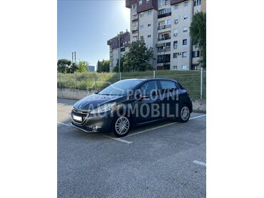 Peugeot 208 1.2, 5.150 €, 2012. Hečbek, Benzin | 1199 cm3, 213.000 km, 60kW (82 KS), Manuelni 5 brzina, 4/5 vrata, 5 sedišta, Kragujevac