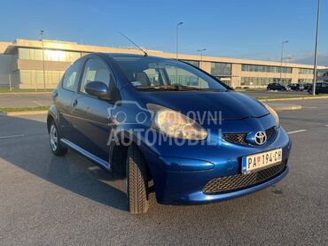 Toyota Aygo 1.0 b (može zamena), Po dogovoru, 2007. Hečbek, Benzin + Gas (TNG) | 998 cm3, 175.000 km, 50kW (68 KS), Manuelni 5 brzina, 4/5 vrata, 4 sedišta, Pančevo