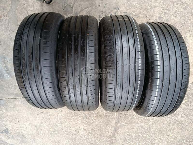 Goodyear 215/55 R17 Letnja