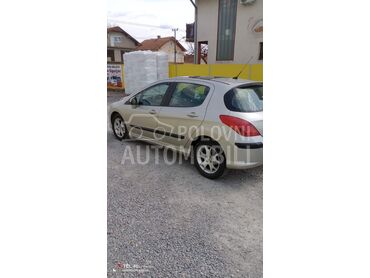 Peugeot 308, 2.900 €, 2008. Hečbek, Benzin | 1397 cm3, 210.000 km, 70kW (95 KS), Manuelni 5 brzina, 4/5 vrata, 5 sedišta, Šabac