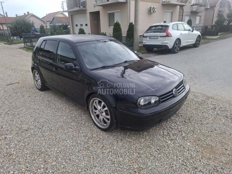 Volkswagen Golf 4 2001 - kompletan auto u delovima