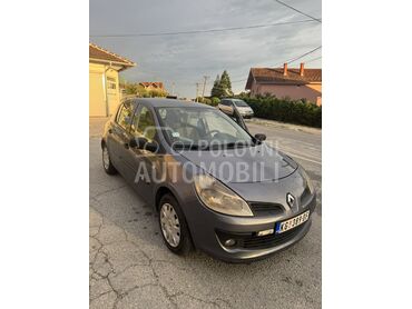 Renault Clio Renault Clio 1.5dci, 2.250 €, 2007. Hečbek, Dizel | 1461 cm3, 307.000 km, 78kW (106 KS), Manuelni 6 brzina, 4/5 vrata, 5 sedišta, Kragujevac