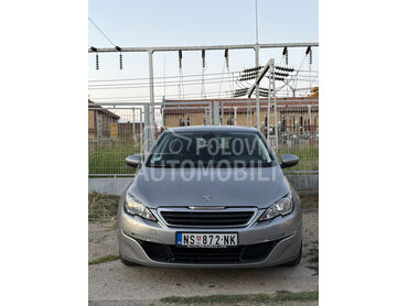 Peugeot 308, 7.600 €, 2016. Hečbek, Benzin | 1199 cm3, 120.873 km, 81kW (110 KS), Manuelni 5 brzina, 4/5 vrata, 5 sedišta, Novi Sad