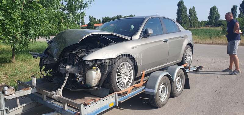 Alfa Romeo 159 2006 - kompletan auto u delovima