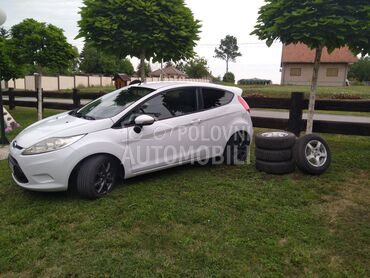 Ford Fiesta Titanijum, 3.900 €, 2009. Hečbek, Benzin | 1388 cm3, 204.000 km, 71kW (97 KS), Manuelni 5 brzina, 2/3 vrata, 5 sedišta, Obrenovac