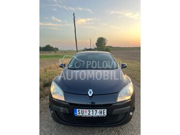 Renault Megane, 4.500 €, 2009. Limuzina, Benzin | 1598 cm3, 197.126 km, 82kW (111 KS), Manuelni 5 brzina, 4/5 vrata, 5 sedišta, Subotica