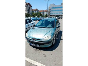 Peugeot 206, 1.700 €, 2003. Hečbek, Benzin | 1360 cm3, 240.000 km, 55kW (75 KS), Manuelni 5 brzina, 4/5 vrata, 5 sedišta, Niš