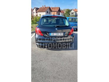 Peugeot 207 1.4, 2.600 €, 2008. Hečbek, Benzin + Gas (TNG) | 1360 cm3, 253.000 km, 54kW (73 KS), Manuelni 5 brzina, 4/5 vrata, 5 sedišta, Smederevo