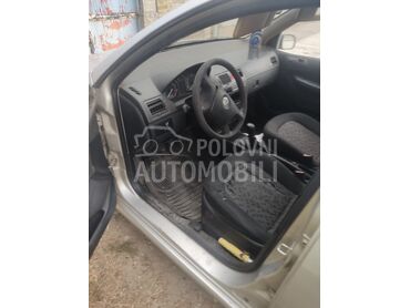 Škoda Fabia 1,2 (može zamena), 430 €, 2004. Karavan, Benzin | 1198 cm3, 100.000 km, 47kW (64 KS), Manuelni 5 brzina, 4/5 vrata, 4 sedišta, Ruski Krstur