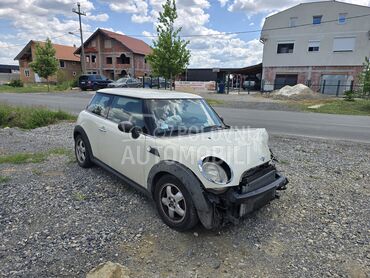 MINI One, 950 €, 2009. Hečbek, Benzin | 1397 cm3, 256.213 km, 70kW (95 KS), Manuelni 6 brzina, 2/3 vrata, 4 sedišta, Dobanovci