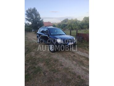Hyundai Tucson, 2.350 €, 2005. Džip/SUV, Benzin | 1975 cm3, 386.809 km, 104kW (141 KS), Manuelni 5 brzina, 4/5 vrata, 5 sedišta, Barajevo