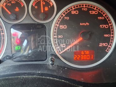 Peugeot 307, 1.650 €, 2004. Hečbek, Dizel | 1398 cm3, 223.801 km, 50kW (68 KS), Manuelni 5 brzina, 4/5 vrata, 5 sedišta, Zvezdara