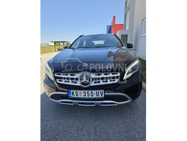 Mercedes Benz GLA 180 1.6 I