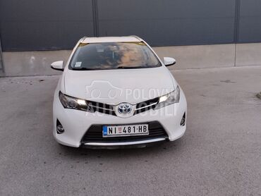 Toyota Auris, 6.000 €, 2014. Karavan, Hibridni pogon (benzin) | 1800 cm3, 300.000 km, 73kW (99 KS), Automatski / poluautomatski, 4/5 vrata, 5 sedišta, Niš