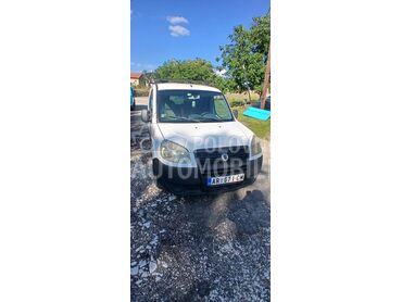 Fiat Doblo 1.4 cargo rst, 1.800 €, 2006. Monovolumen (MiniVan), Benzin + Gas (TNG) | 1400 cm3, 349.000 km, 57kW (77 KS), Manuelni 5 brzina, 4/5 vrata, 2 sedišta, Aranđelovac