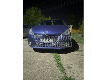 Peugeot 208 Gtline Zvezdano nebo, 4.000 €, 2014. Kupe, Benzin | 1598 cm3, 214.000 km, 88kW (120 KS), Manuelni 5 brzina, 2/3 vrata, 5 sedišta, Barajevo