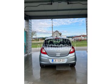 Opel Corsa D 1.0, 3.100 €, 2006. Hečbek, Benzin | 1000 cm3, 180.000 km, 44kW (60 KS), Manuelni 5 brzina, 4/5 vrata, 5 sedišta, Ćenovac
