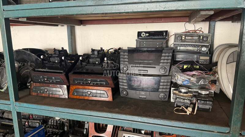 Radio, Multimedija, Navigacija, CD, Radio za Mercedes Benz A Klasa, B Klasa, C Klasa ... od 1998. do 2016. god.