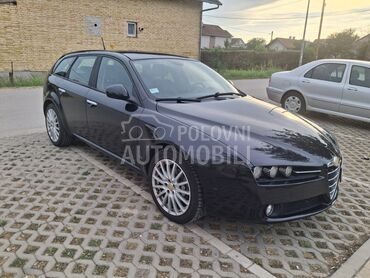 Alfa Romeo 159 1.9 jtdm (može zamena), 2.850 €, 2010. Karavan, Dizel | 1910 cm3, 282.456 km, 88kW (120 KS), Manuelni 6 brzina, 4/5 vrata, 5 sedišta, Novi Sad